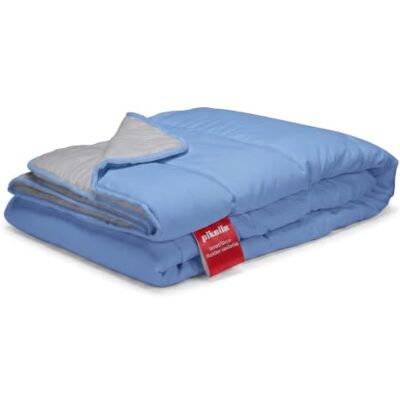 PIKOLIN Bettdecke 100 x 120 cm. Wende-Bettdecke mit 300g Daunen-Touch Faser, Warm und Atmungsaktiv, Ganzjahres-Steppdecke für Babybetten, Hypoallergen, Farbe Blau/Weiß PIKOLIN Bettdecke 100 x 120 cm. Wende-Bettdecke mit 300g Daunen-Touch Faser, Warm und Atmungsaktiv, Ganzjahres-Steppdecke für Babybetten, Hypoallergen, Farbe Blau/Weiß