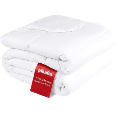PIKOLIN Bettdecke 155 x 200 cm. Leichte Sommerdecke mit 150g Anti-Milben-Faser, Atmungsaktiv und Hypoallergen, Steppdecke für den Sommer, Hochwertige Schlafdecke, Allergikerfreundlich PIKOLIN Bettdecke 155 x 200 cm. Leichte Sommerdecke mit 150g Anti-Milben-Faser, Atmungsaktiv und Hypoallergen, Steppdecke für den Sommer, Hochwertige Schlafdecke, Allergikerfreundlich