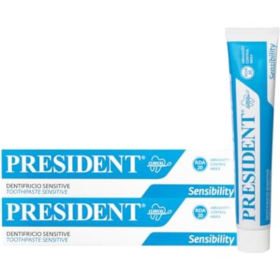 President Set mit 2 sensitiven Zähnen für empfindliche Zähne und Zahnfleisch. Sanft, schnelle Entlastung der Zahnempfindlichkeit und schützt das Zahnfleisch. RDA 20. 2 x 75 ml President Set mit 2 sensitiven Zähnen für empfindliche Zähne und Zahnfleisch. Sanft, schnelle Entlastung der Zahnempfindlichkeit und schützt das Zahnfleisch. RDA 20. 2 x 75 ml