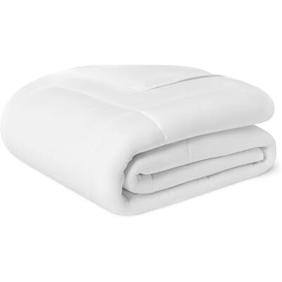 Amazon Basics Down Alternative Double Duvet, Spring and Summer 5.1 TOG, Hypoallergenic Machine Washable Quilt, 200 x 200 cm, White Amazon Basics Down Alternative Double Duvet, Spring and Summer 5.1 TOG, Hypoallergenic Machine Washable Quilt, 200 x 200 cm, White
