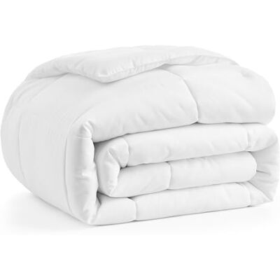 CASUAL LIVING 32611 Full Size Premium Bedding Comforter Duvet Insert Quilted Lightweight Machine Washable All Season Down Alternative Home and Hotel Style Luxury Cooling Comforter, Full, White CASUAL LIVING 32611 Full Size Premium Bedding Comforter Duvet Insert Quilted Lightweight Machine Washable All Season Down Alternative Home and Hotel Style Luxury Cooling Comforter, Full, White