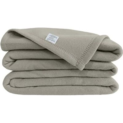 Poyet Motte Made In France Poyet Motte Fleece Blanket – Polyester – Steel 240 x 260 cm – Potty – Poleco Range Poyet Motte Made In France Poyet Motte Fleece Blanket – Polyester – Steel 240 x 260 cm – Potty – Poleco Range
