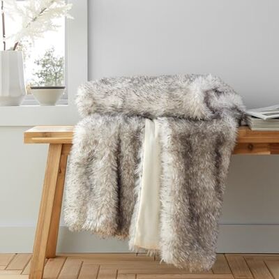 Catherine Lansfield Arctic Fox Cosy Faux Fur, 130x170 cm, Blanket Throw, Grey Catherine Lansfield Arctic Fox Cosy Faux Fur, 130x170 cm, Blanket Throw, Grey