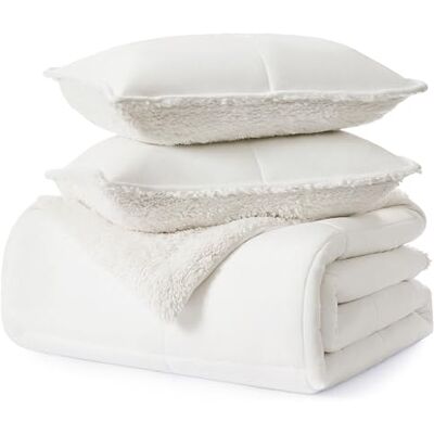 UGG Oversized Breathable Comforter and Pillow Set Machine Washable Soft King/California King Comforter Accent in Snow UGG Oversized Breathable Comforter and Pillow Set Machine Washable Soft King/California King Comforter Accent in Snow