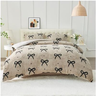 GC GAVENO CAVAILIA Teddy Fleece Duvet Set Fluffy Bows Duvet Cover with Pillowcase Thermal Bedding Single Quilt Cover Warm, Breathable & Hypoallergenic Bed Cover Set (135x200cm), Natural/Black GC GAVENO CAVAILIA Teddy Fleece Duvet Set Fluffy Bows Duvet Cover with Pillowcase Thermal Bedding Single Quilt Cover Warm, Breathable & Hypoallergenic Bed Cover Set (135x200cm), Natural/Black