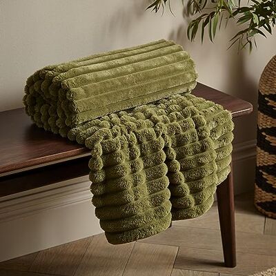 Catherine Lansfield Cosy Ribbed Faux Fur 130x170cm Blanket Throw Olive Green Catherine Lansfield Cosy Ribbed Faux Fur 130x170cm Blanket Throw Olive Green
