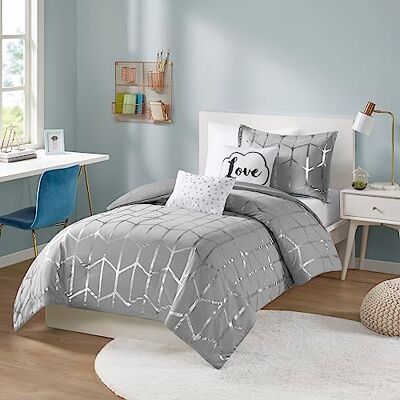 Intelligent Design Raina Duvet Set Metallic Print Geometric Style Embroidered Toss Pillows Modern Trendy All Season Comforter Cover Bedding-Set with Matching Sham, Twin/Twin XL, Grey/Silver 4 Piece Intelligent Design Raina Duvet Set Metallic Print Geometric Style Embroidered Toss Pillows Modern Trendy All Season Comforter Cover Bedding-Set with Matching Sham, Twin/Twin XL, Grey/Silver 4 Piece