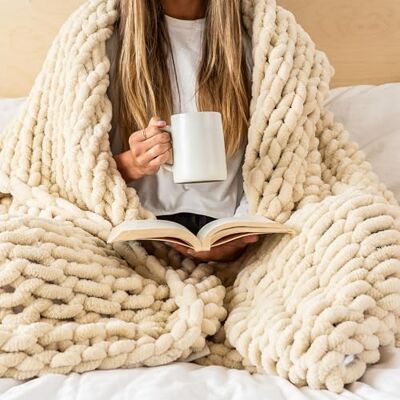 SAMIAH LUXE Beige White Chunky Knit Blanket Throw 50x60; Knitted Throw Blankets for Boho Decor, Large Chunky Yarn; Thick Cable Knit Throw for Couch/King/Queen SAMIAH LUXE Beige White Chunky Knit Blanket Throw 50x60; Knitted Throw Blankets for Boho Decor, Large Chunky Yarn; Thick Cable Knit Throw for Couch/King/Queen