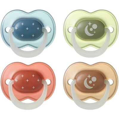 Tommee Tippee NightGlow Dummy Orthodontic 6-18m Pack of 4 Twilight Tones, Ventilated Air Holes for Comfort, Steriliser Safe, 100% BPA Free Tommee Tippee NightGlow Dummy Orthodontic 6-18m Pack of 4 Twilight Tones, Ventilated Air Holes for Comfort, Steriliser Safe, 100% BPA Free