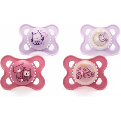 MAM Original Day & Night Soothers 0-6 Months 4 Pack Includes 2x Glow in The Dark Dummies Orthodontic Design Baby Accessories Beige (Various Designs) MAM Original Day & Night Soothers 0-6 Months 4 Pack Includes 2x Glow in The Dark Dummies Orthodontic Design Baby Accessories Beige (Various Designs)