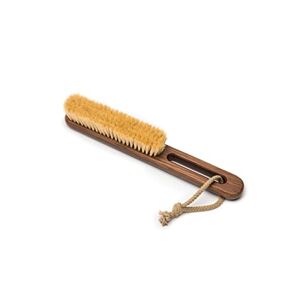 STEAMERY Vegan clothing brush from Steamery, ideal for pet owners. Acts as a dog hair remover and removes lint
