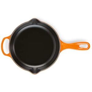 LE CREUSET Signature Enamelled Cast Iron Skillet Frying Pan with Helper Handle and Two Pouring Lips, 20 cm, Volcanic, 20182200900422 LE CREUSET Signature Enamelled Cast Iron Skillet Frying Pan with Helper Handle and Two Pouring Lips, 20 cm, Volcanic, 20182200900422
