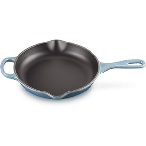 LE CREUSET Signature Enamelled Cast Iron Skillet Frying Pan with Helper Handle and Two Pouring Lips, 23 cm Chambray, 20182234340422 LE CREUSET Signature Enamelled Cast Iron Skillet Frying Pan with Helper Handle and Two Pouring Lips, 23 cm Chambray, 20182234340422