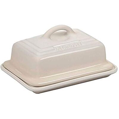 LE CREUSET Stoneware Butter Dish, 900 g, 17 x 13 x 9 cm, Meringue, 70837177160000 LE CREUSET Stoneware Butter Dish, 900 g, 17 x 13 x 9 cm, Meringue, 70837177160000