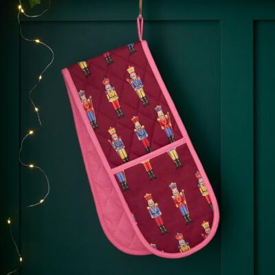 Catherine Lansfield Christmas Nutcracker Kitchen Double Oven Glove Plum Catherine Lansfield Christmas Nutcracker Kitchen Double Oven Glove Plum