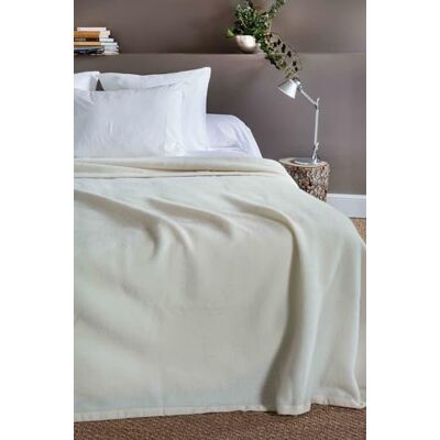 Toison d’or Toison d'or Victoria Lambswool Blanket Plain, 240 cm x 300 cm, Natural Toison d’or Toison d'or Victoria Lambswool Blanket Plain, 240 cm x 300 cm, Natural