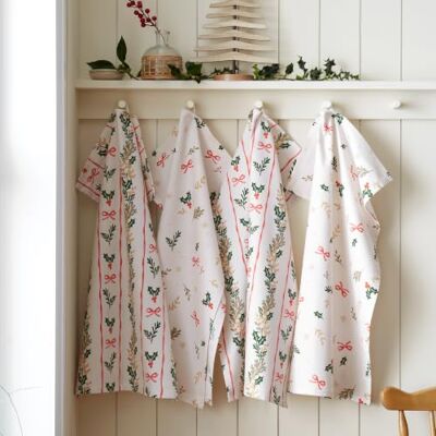 Catherine Lansfield Christmas Holly Stripe Kitchen Tea Towel 4 Pack Cream/Red Catherine Lansfield Christmas Holly Stripe Kitchen Tea Towel 4 Pack Cream/Red