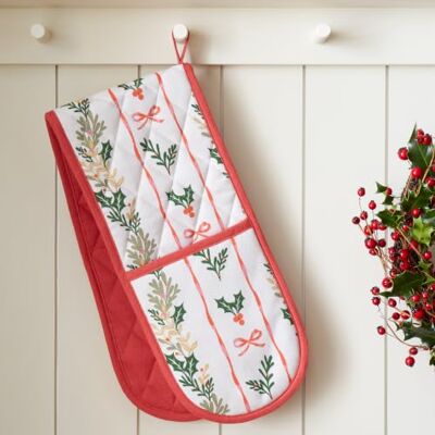 Catherine Lansfield Christmas Holly Stripe Kitchen Oven Glove Cream/Red Catherine Lansfield Christmas Holly Stripe Kitchen Oven Glove Cream/Red