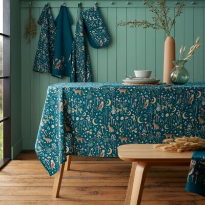 Catherine Lansfield Enchanted Twilight Animals 137x229cm Table Cloth Green Catherine Lansfield Enchanted Twilight Animals 137x229cm Table Cloth Green