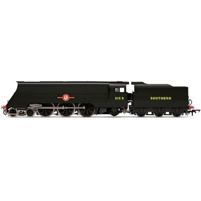Hornby R30455 SR Merchant Navy Class 4-6-2-21C9 'Shaw Savill' WWII VE Day 80th Anniversary Collection Steam Locomotive Era 4 Model Train, 00 Gauge Hornby R30455 SR Merchant Navy Class 4-6-2-21C9 'Shaw Savill' WWII VE Day 80th Anniversary Collection Steam Locomotive Era 4 Model Train, 00 Gauge