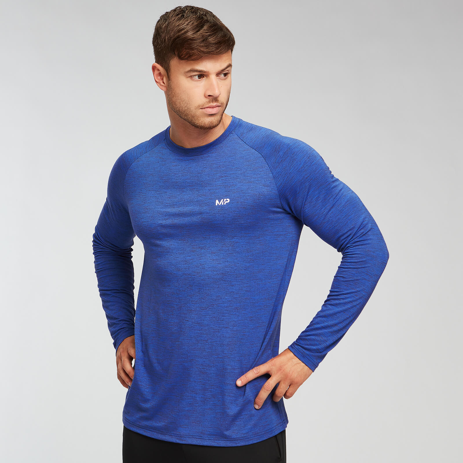 Myprotein T-shirt Performance Long Sleeve MP - Blu cobalto/Nero - XL Myprotein T-shirt Performance Long Sleeve MP - Blu cobalto/Nero - XL