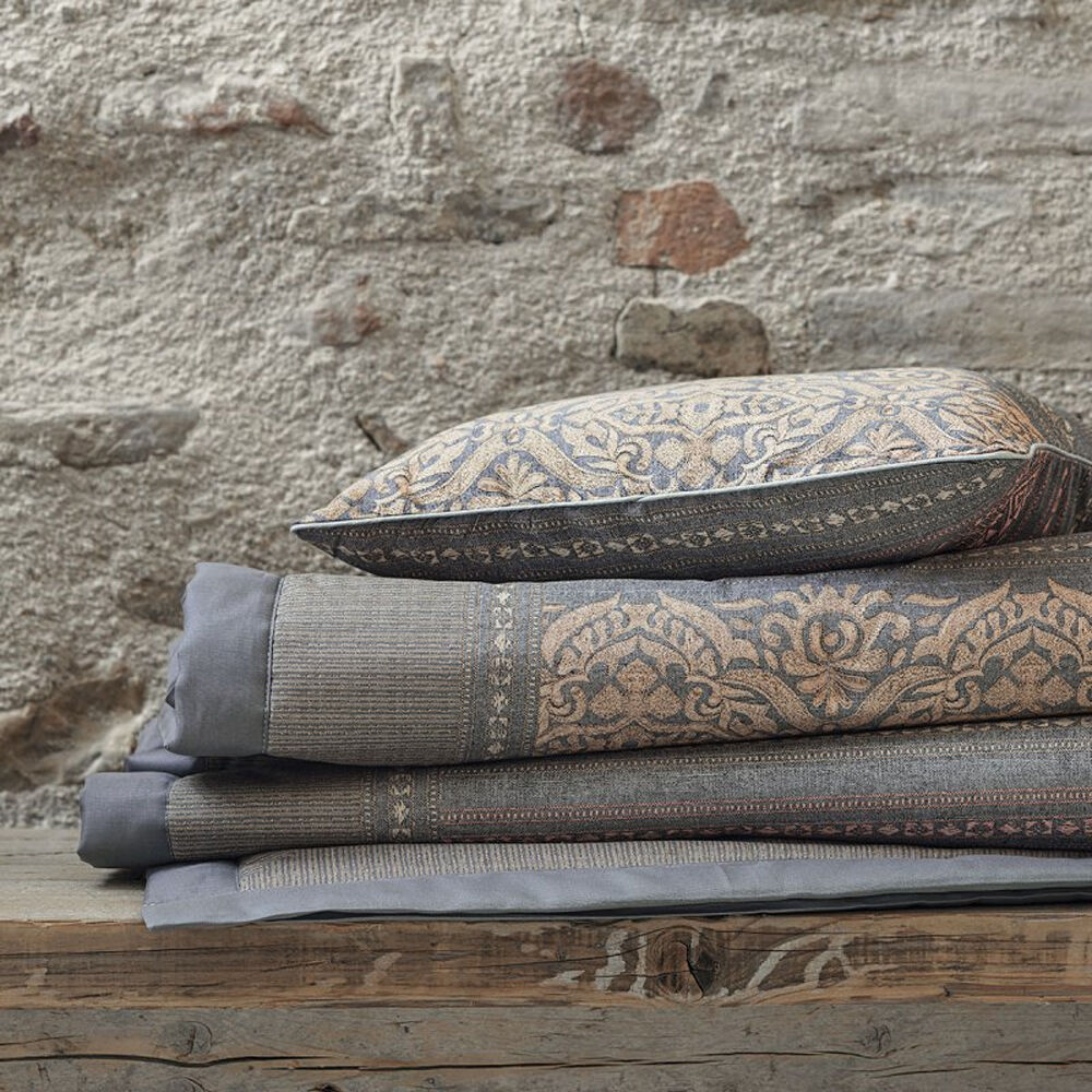 Bassetti Plaid URBINO G1 Granfoulard Outlet NO PILE Grigio Bassetti Plaid URBINO G1 Granfoulard Outlet NO PILE Grigio