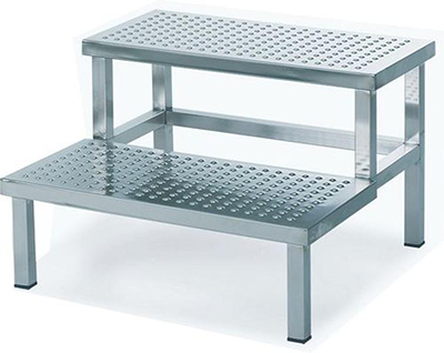 Vincal Predellino a due gradini interamente in acciaio inox Vincal Predellino a due gradini interamente in acciaio inox