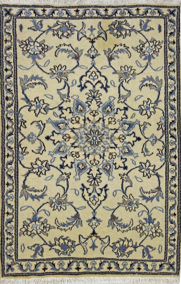 Nain Trading Tappeto Fatto A Mano Nain 138x92 Beige/Marrone Scuro (Lana / Seta, Persia/Iran) Nain Trading Tappeto Fatto A Mano Nain 138x92 Beige/Marrone Scuro (Lana / Seta, Persia/Iran)