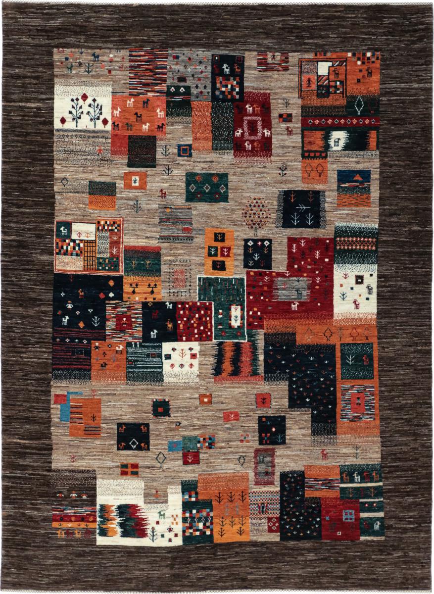 Nain Trading Tappeto Gabbeh Loribaft Nowbaft 251x187 Moderna/Design Beige/Marrone Scuro (Annodato a mano, Lana, Persia/Iran) Nain Trading Tappeto Gabbeh Loribaft Nowbaft 251x187 Moderna/Design Beige/Marrone Scuro (Annodato a mano, Lana, Persia/Iran)