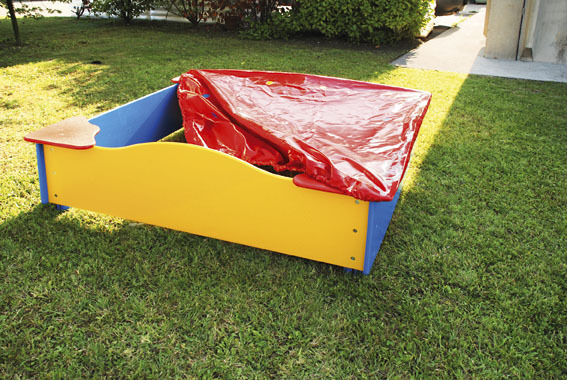 Gbshop - sabbiera in polietilene con copertura in PVC Gbshop - sabbiera in polietilene con copertura in PVC