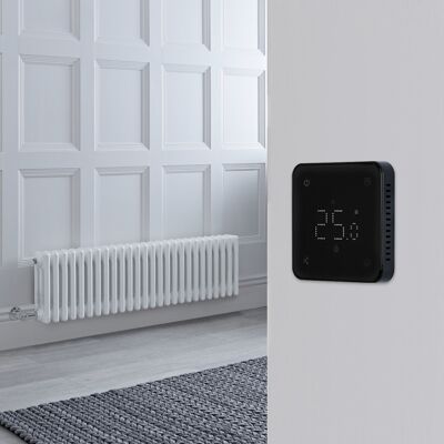 HudsonReed Radiatore di Design Elettrico - Orizzontale a 3 Colonne Tradizionale - Bianco - 300mm x 1190mm - con Termostato Wifi Retroilluminato Nero - Regent HudsonReed Radiatore di Design Elettrico - Orizzontale a 3 Colonne Tradizionale - Bianco - 300mm x 1190mm - con Termostato Wifi Retroilluminato Nero - Regent