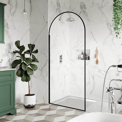 HudsonReed Cabina Doccia Walk-In Con Parete Nera Ad Arco E Piatto Doccia - Diverse Misure HudsonReed Cabina Doccia Walk-In Con Parete Nera Ad Arco E Piatto Doccia - Diverse Misure