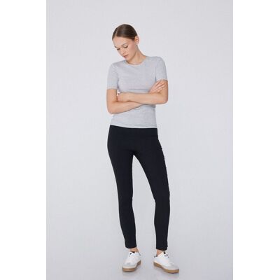Tezenis Pantaloni Capri in Viscosa con Spacchetti Donna Nero Tamaño M Tezenis Pantaloni Capri in Viscosa con Spacchetti Donna Nero Tamaño M