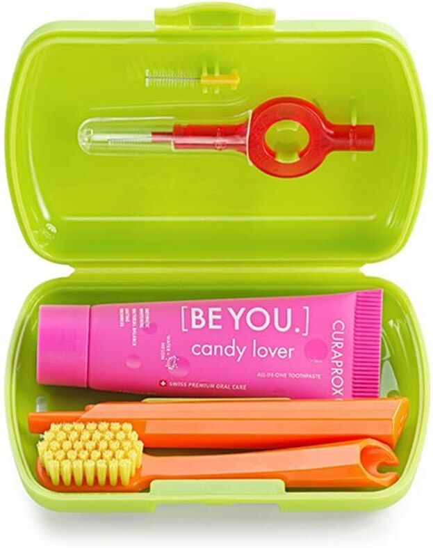 Curaprox Be You Travel Set Verde Spazzolino + Dentifricio + 2 Scovolini