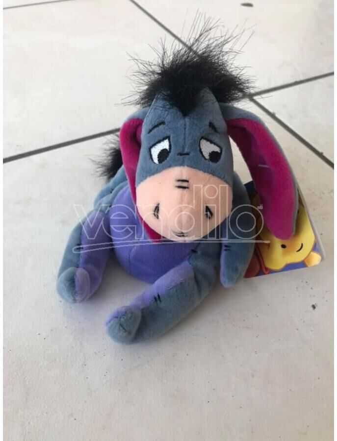 Disney Gund - Winnie The Pooh Peluche Ih-Oh Con Cuciture Seduto 23cm Circa Disney Gund - Winnie The Pooh Peluche Ih-Oh Con Cuciture Seduto 23cm Circa