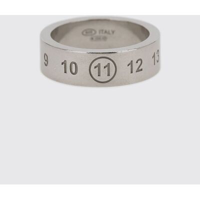 Maison Margiela Anello a fascia in argento 925 con logo numerico inciso Silver Taglia 1 Maison Margiela Anello a fascia in argento 925 con logo numerico inciso Silver Taglia 1