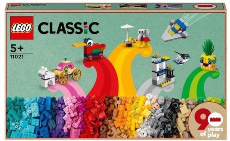 Lego 90 Anni Di Gioco Scatola Con Mattoncini Colorati Per 15 Mini Costruzioni Di Modelli Iconici Come Un Treno Giocattolo, Giochi Per Bambini Dai 5 Anni