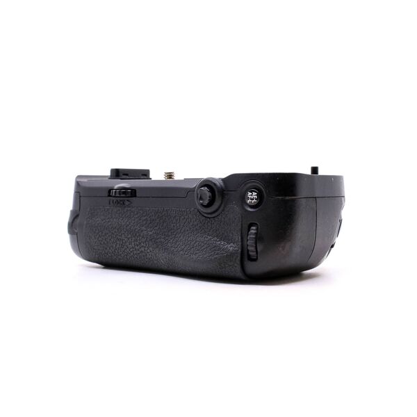 nikon mb-d16 battery grip (condition: well used)