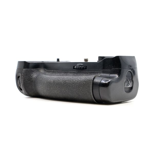 nikon mb-d18 battery grip (condition: well used)