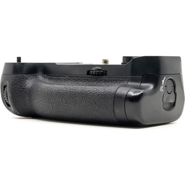 nikon mb-d17 battery grip (condition: s/r)