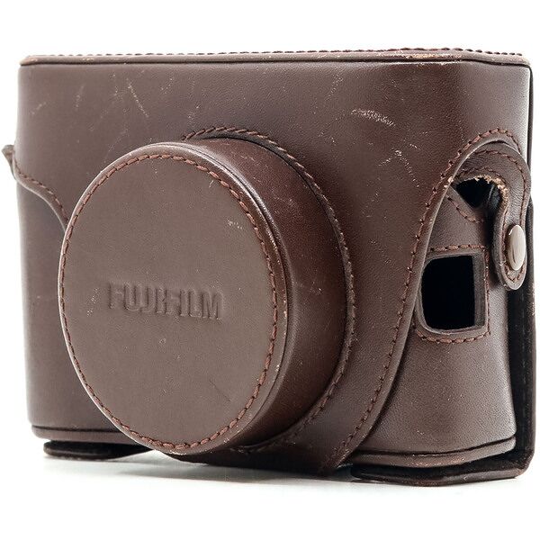 fujifilm x100 leather case (condition: well used)