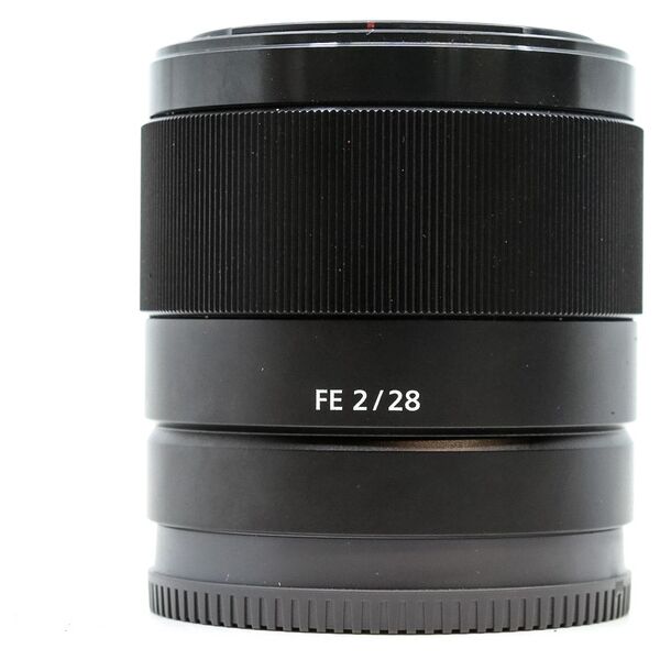 sony fe 28mm f/2 (condition: like new)