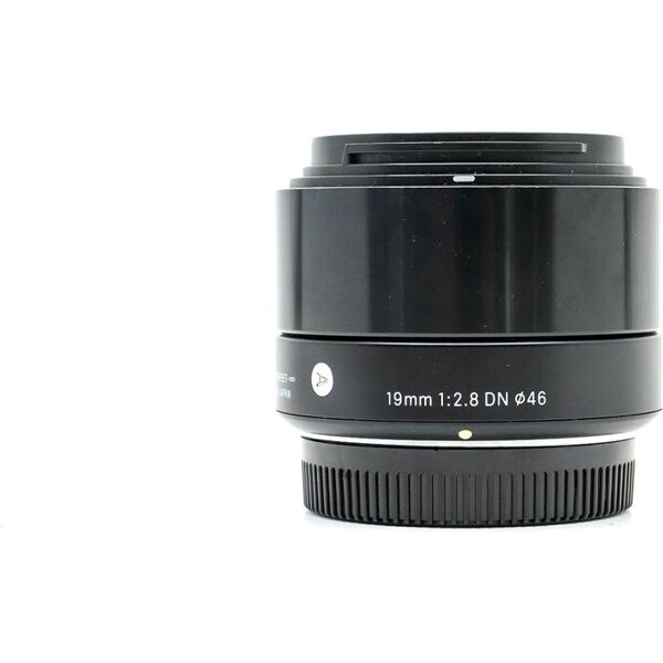 sigma 19mm f/2.8 dn art micro four thirds fit (condition: good)