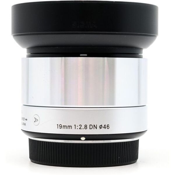 sigma 19mm f/2.8 dn art micro four thirds fit (condition: good)