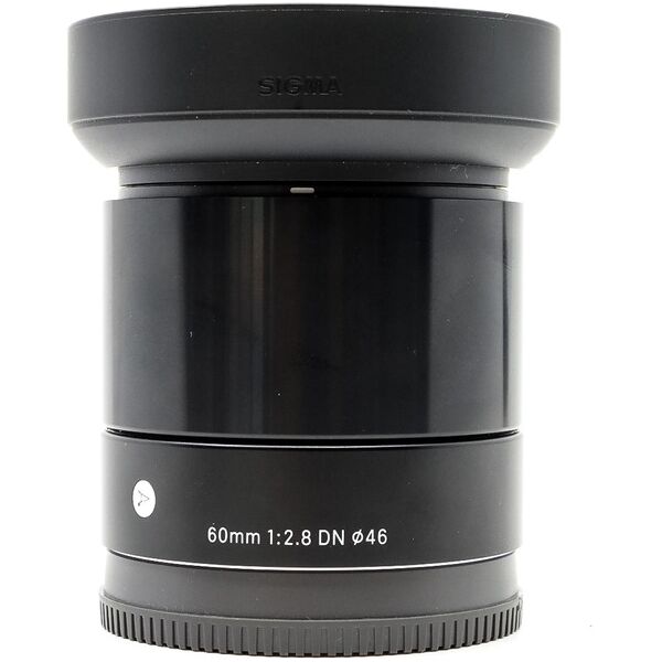 sigma 60mm f/2.8 dn art sony e fit (condition: good)