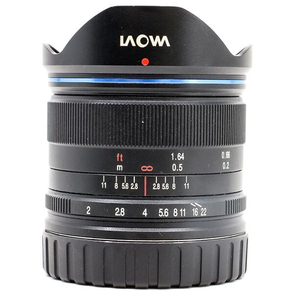 venus laowa 7.5mm f/2 micro four thirds fit (condition: excellent)