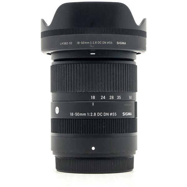 sigma 18-50mm f/2.8 dc dn contemporary fujifilm x fit (condition: excellent)