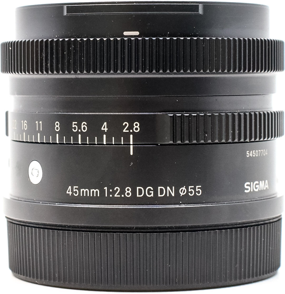 sigma 45mm f/2.8 dg dn contemporary l fit (condition: excellent)