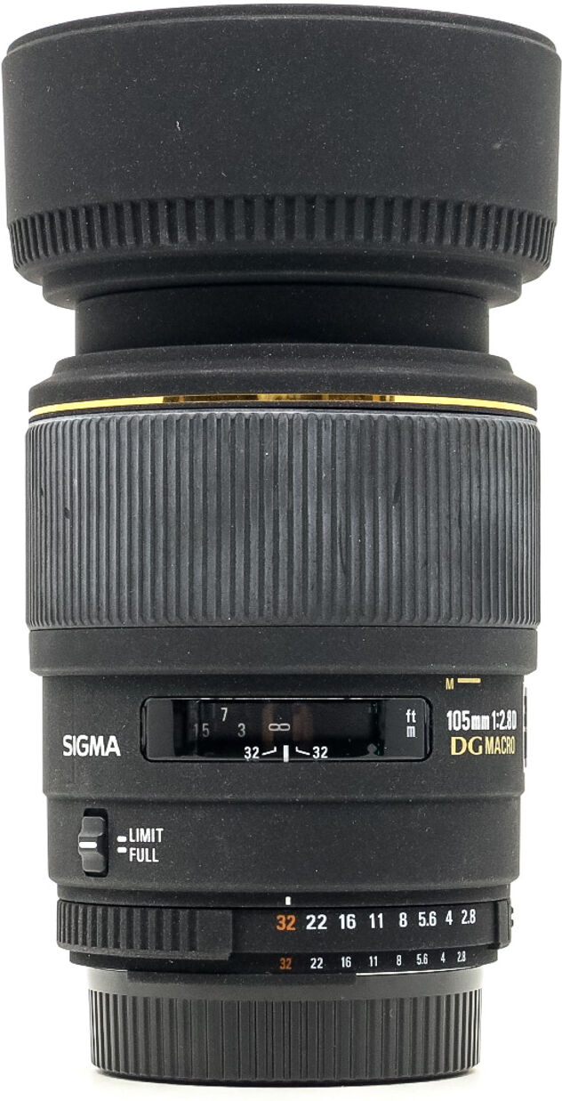 sigma 105mm f/2.8 ex dg macro nikon fit (condition: excellent)