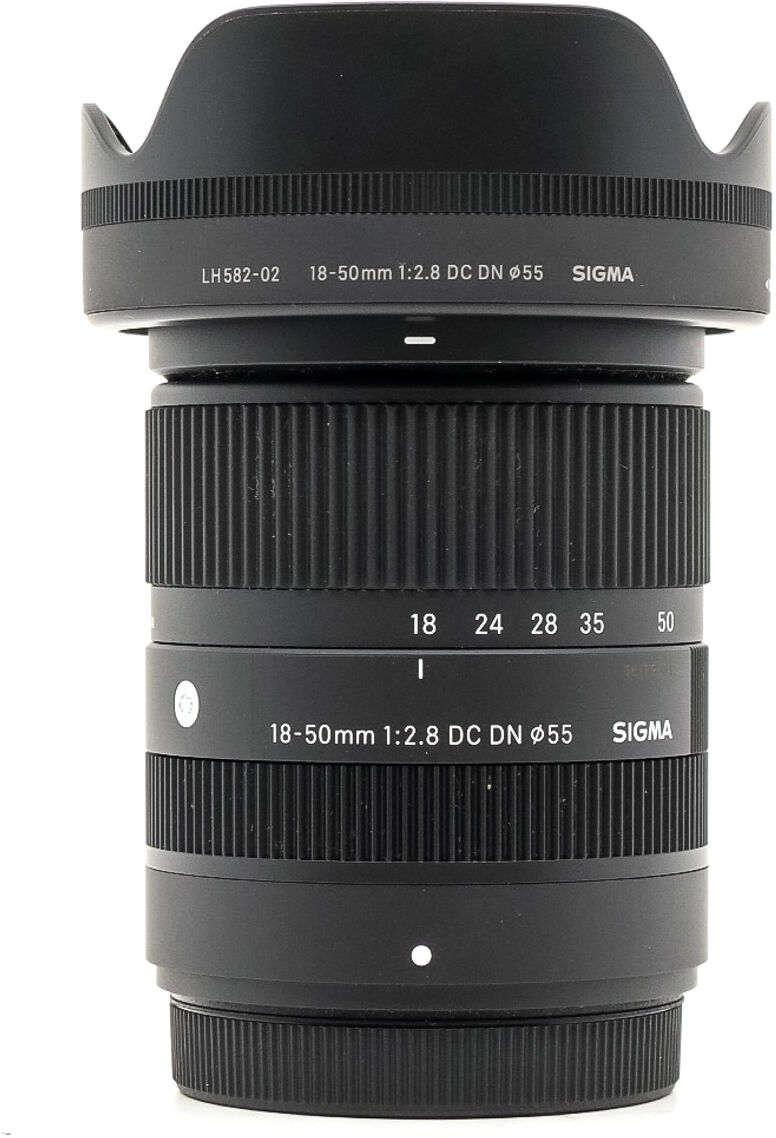 sigma 18-50mm f/2.8 dc dn contemporary fujifilm x fit (condition: like new)